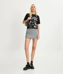 Short Saia Alfaiataria Com Fendinha E Estampa Pied De Poule Preto